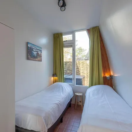 Lovely For 8 Persons With Hot Tub * Groote Keeten