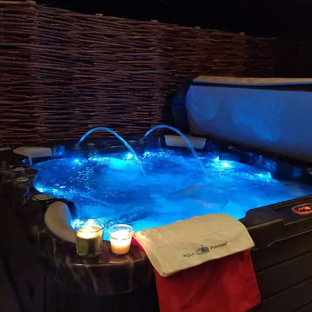 Coastal With Jacuzzi * フローテ・ケーテン