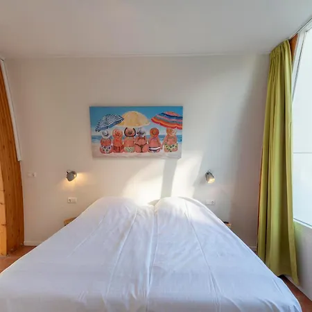 Coastal With Jacuzzi Groote Keeten