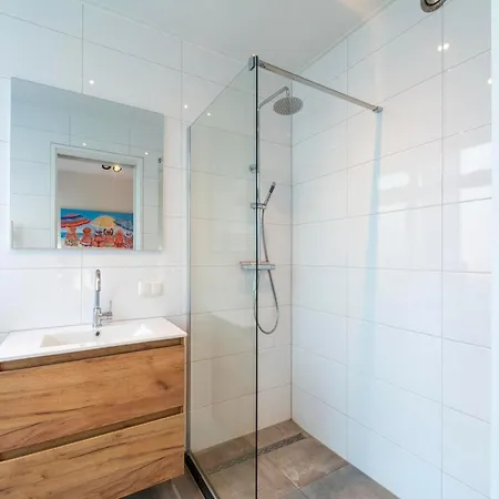 Сasa de vacaciones Coastal With Jacuzzi *