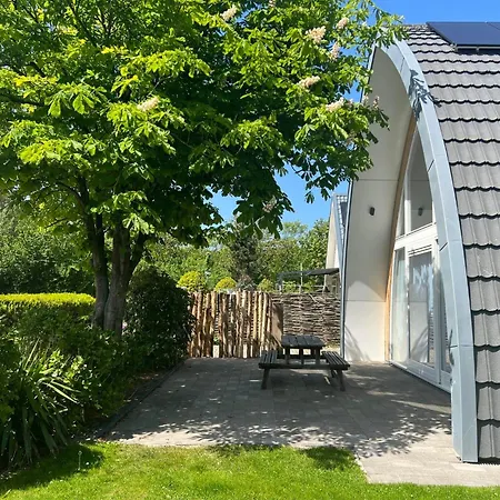 Lovely For 8 Persons With Hot Tub Hébergement de vacances Groote Keeten