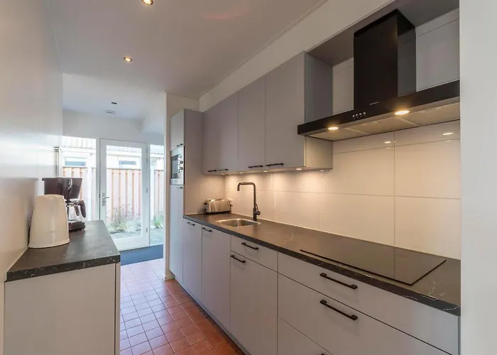 Coastal With Jacuzzi בית נופש